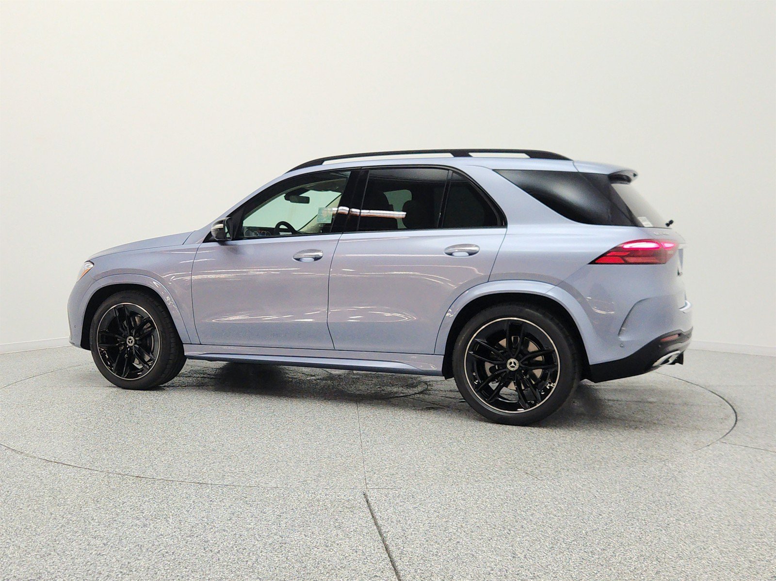 New 2026 MANUFAKTUR Cote d'Azur Light Blue Metallic Mercedes-Benz GLE 450 4MATIC® SUV image 38