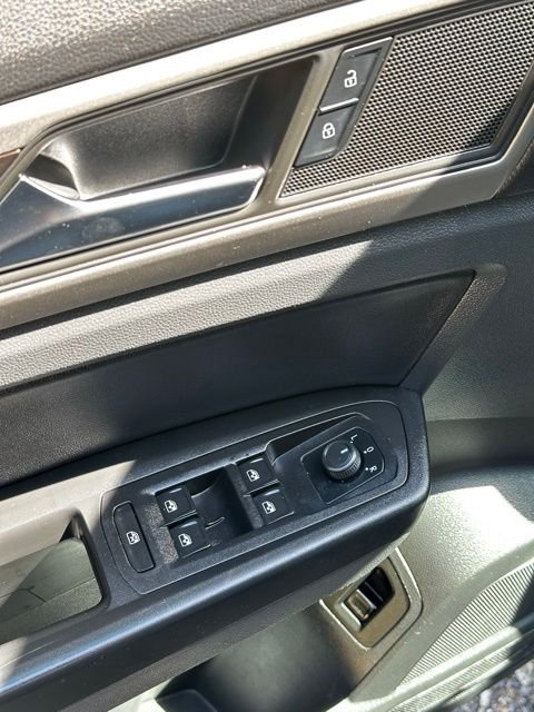 2021 Volkswagen Atlas SE w/Tech - Photo 11
