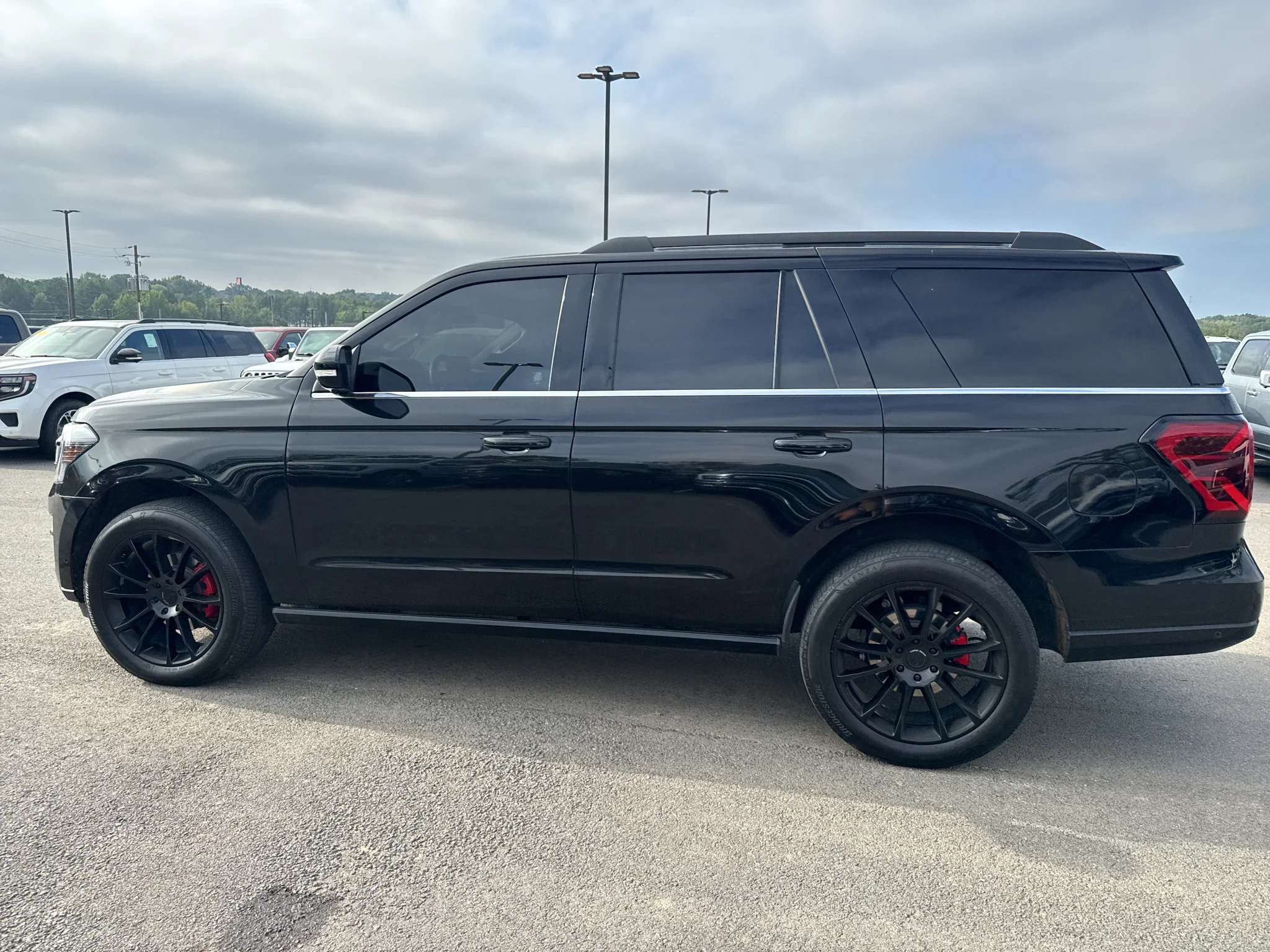 Used 2022 Agate Black Metallic Ford Limited image 10