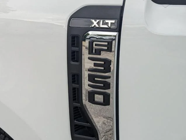 New 2025 Oxford White Ford F-350® XLT image 31