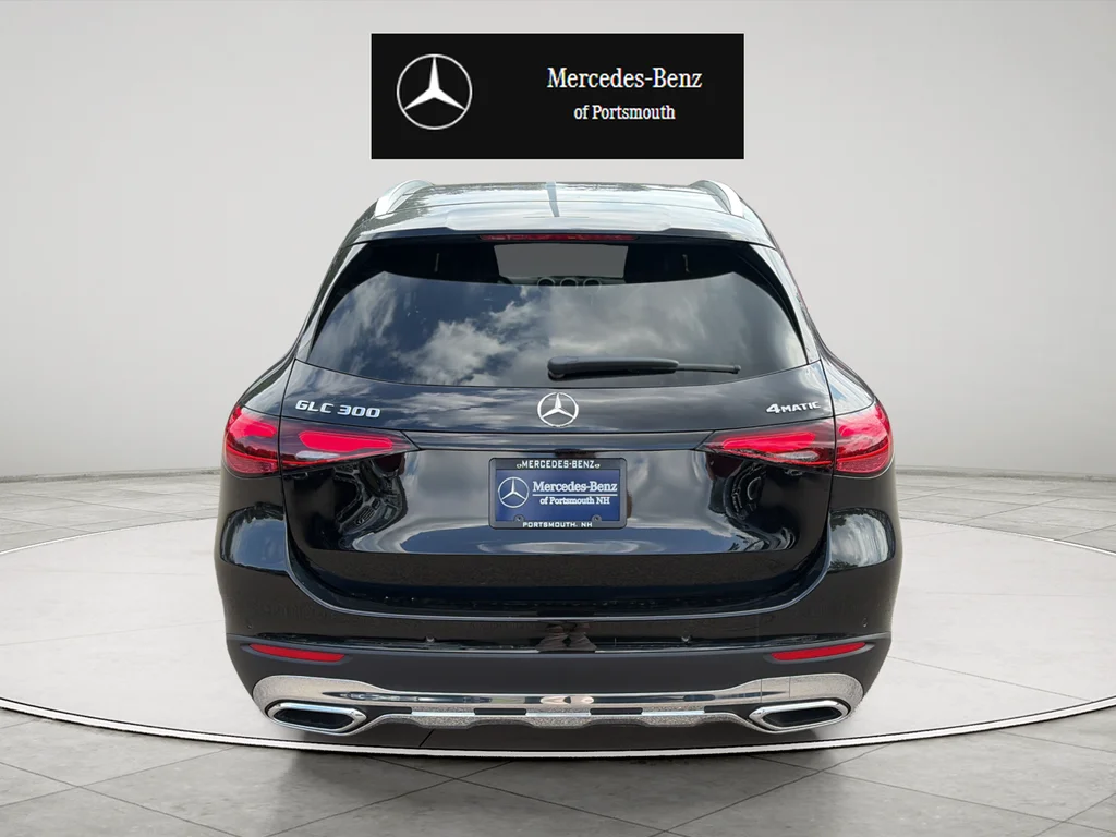 New 2026 Black Mercedes-Benz GLC 300 image 4