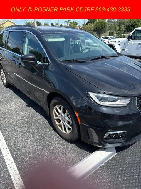 Used 2022 Black Chrysler Touring L image 3