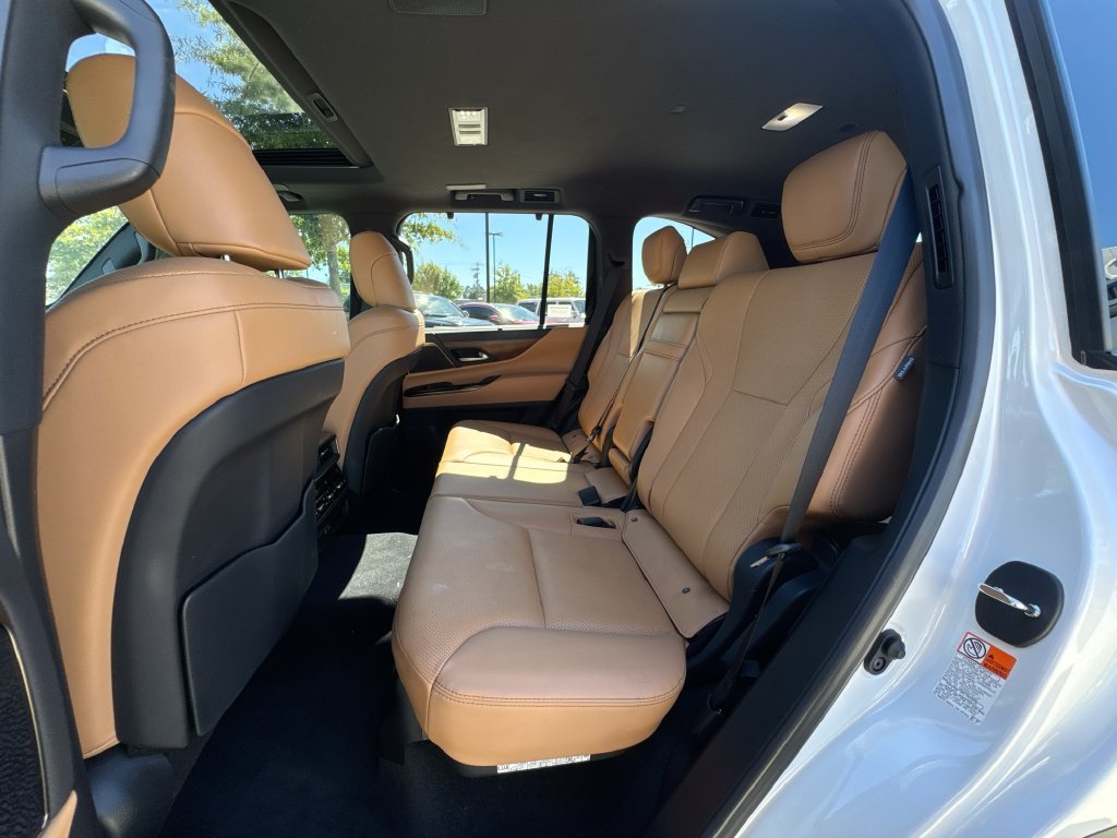 Used 2023 White Lexus 600 Luxury image 31