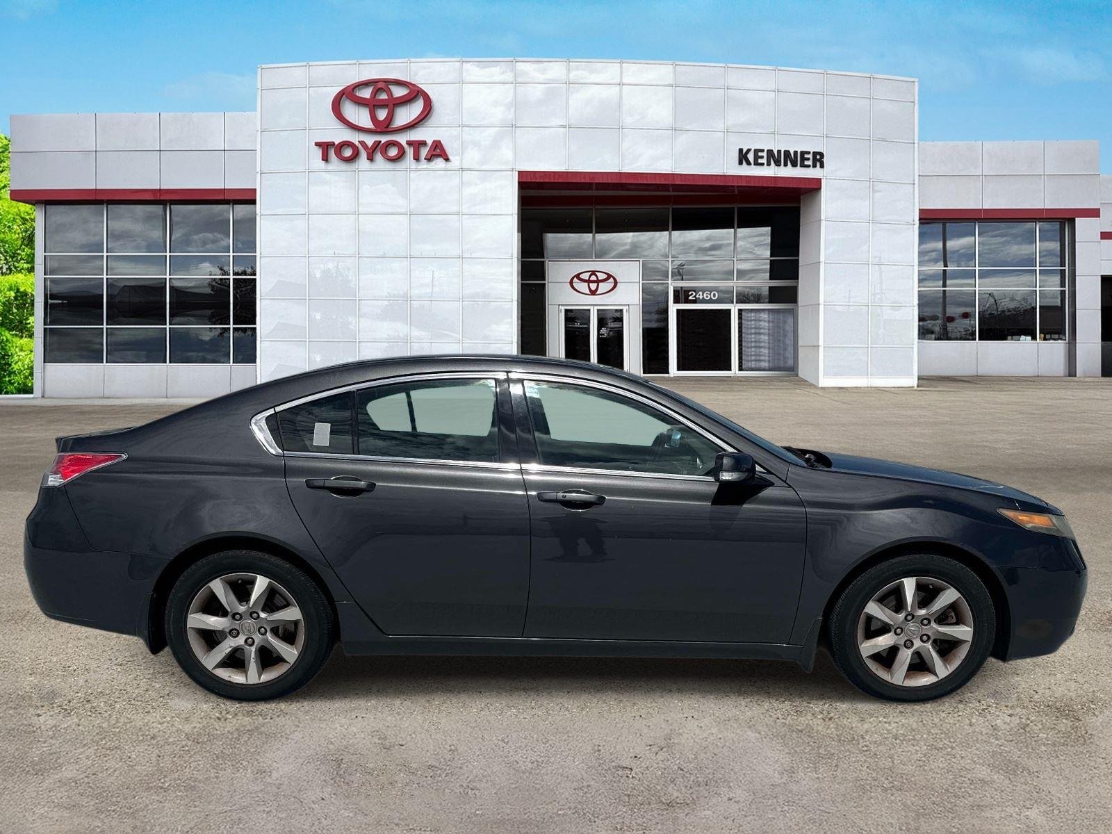 Used 2013 Graphite Luster Metallic Acura Tech image 8