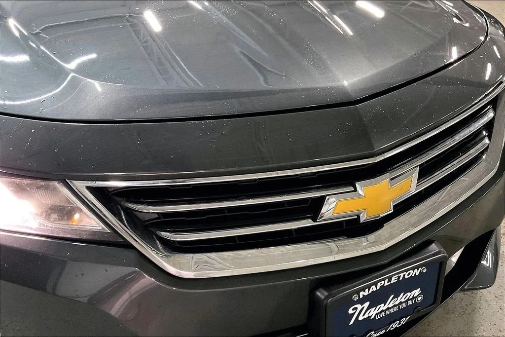 Used 2019 Gray Chevrolet Premier image 30