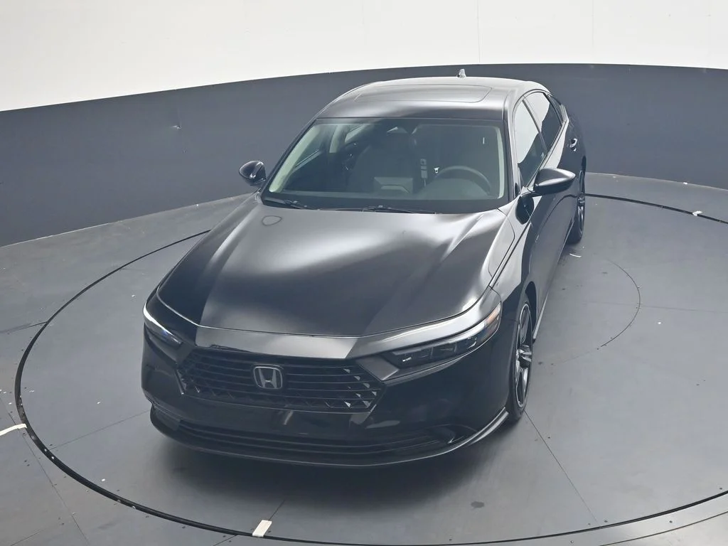 Used 2026 Crystal Black Pearl Honda SE image 19