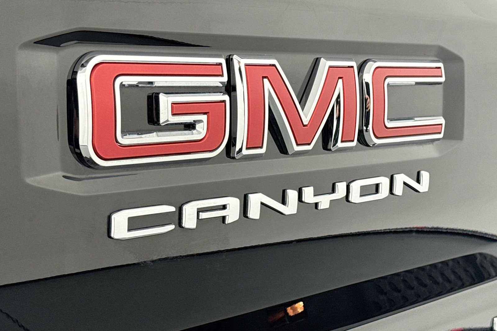 Used 2024 Onyx Black GMC 2WD Elevation image 9