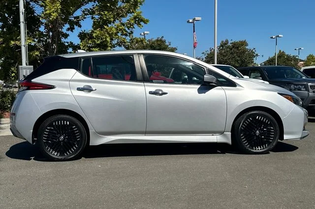 Used 2023 Silver Nissan SV Plus image 3