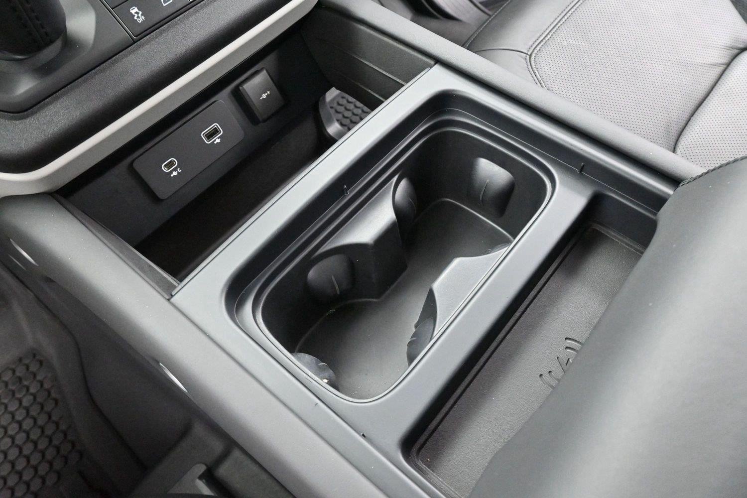 Used 2024 Eiger Grey Metallic Land Rover S image 28