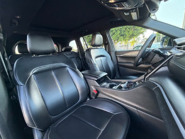 Used 2024 White Jeep 4xe image 34
