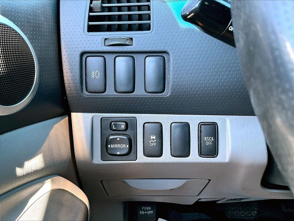 Used 2013 Red Toyota Base image 15