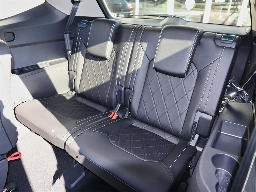 2026 Volkswagen Atlas SEL Premium R-Line - Photo 17