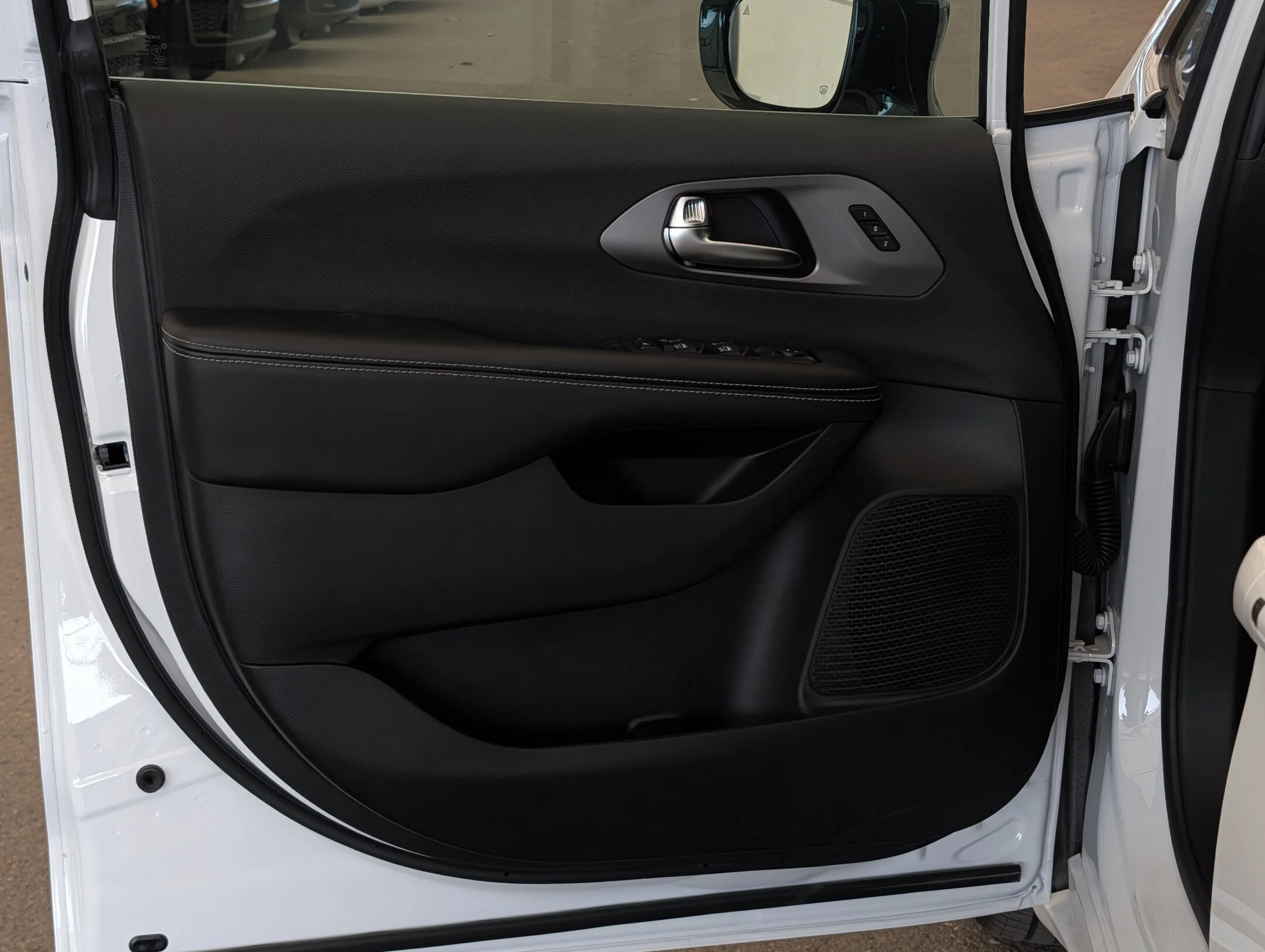 New 2027 White Chrysler Select - - AWD - Safety Sphere Pkg w/ 360 Cam - Stow n Go Seats & More! image 12