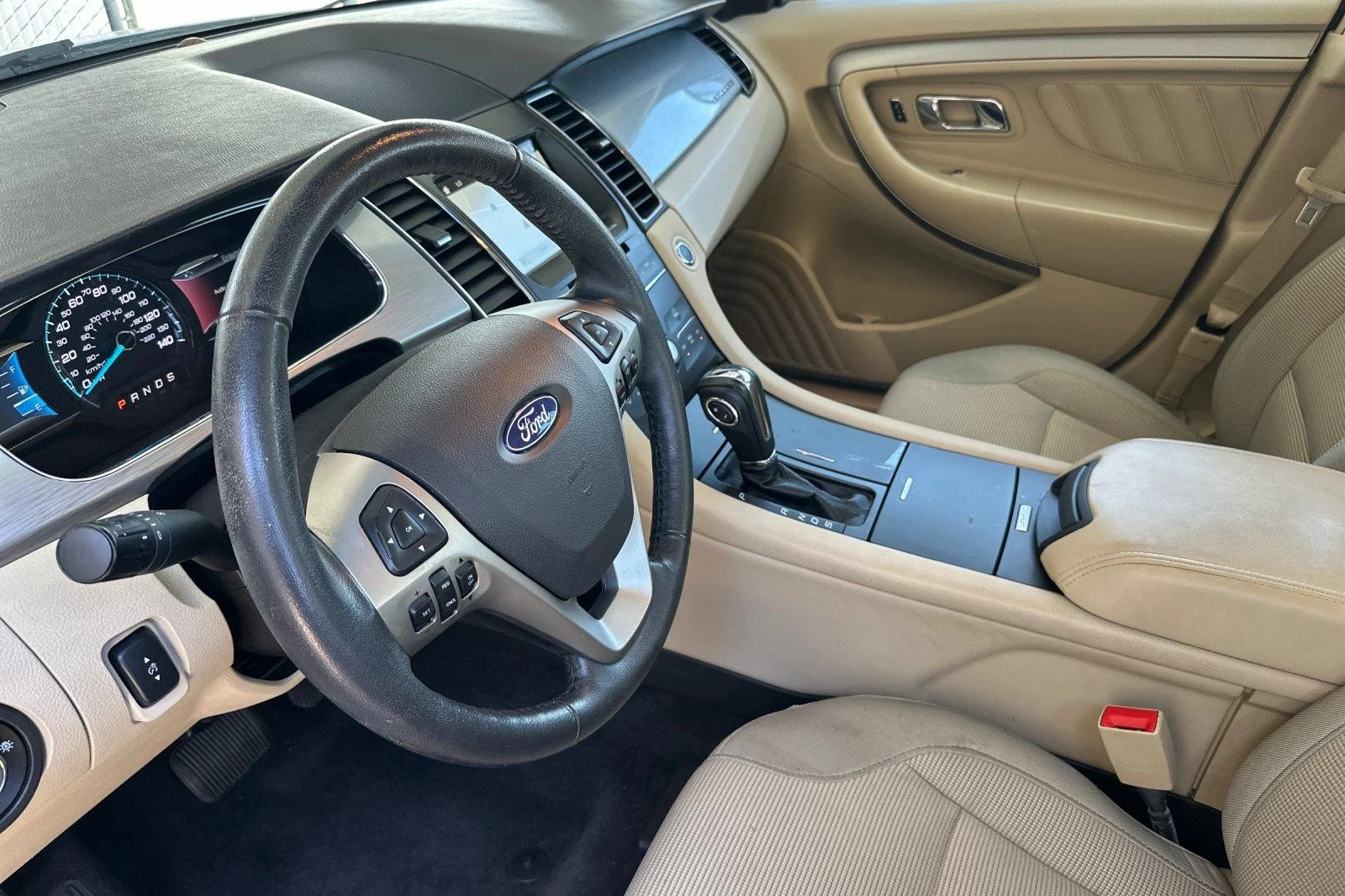 Used 2017 Oxford White Ford SEL image 10