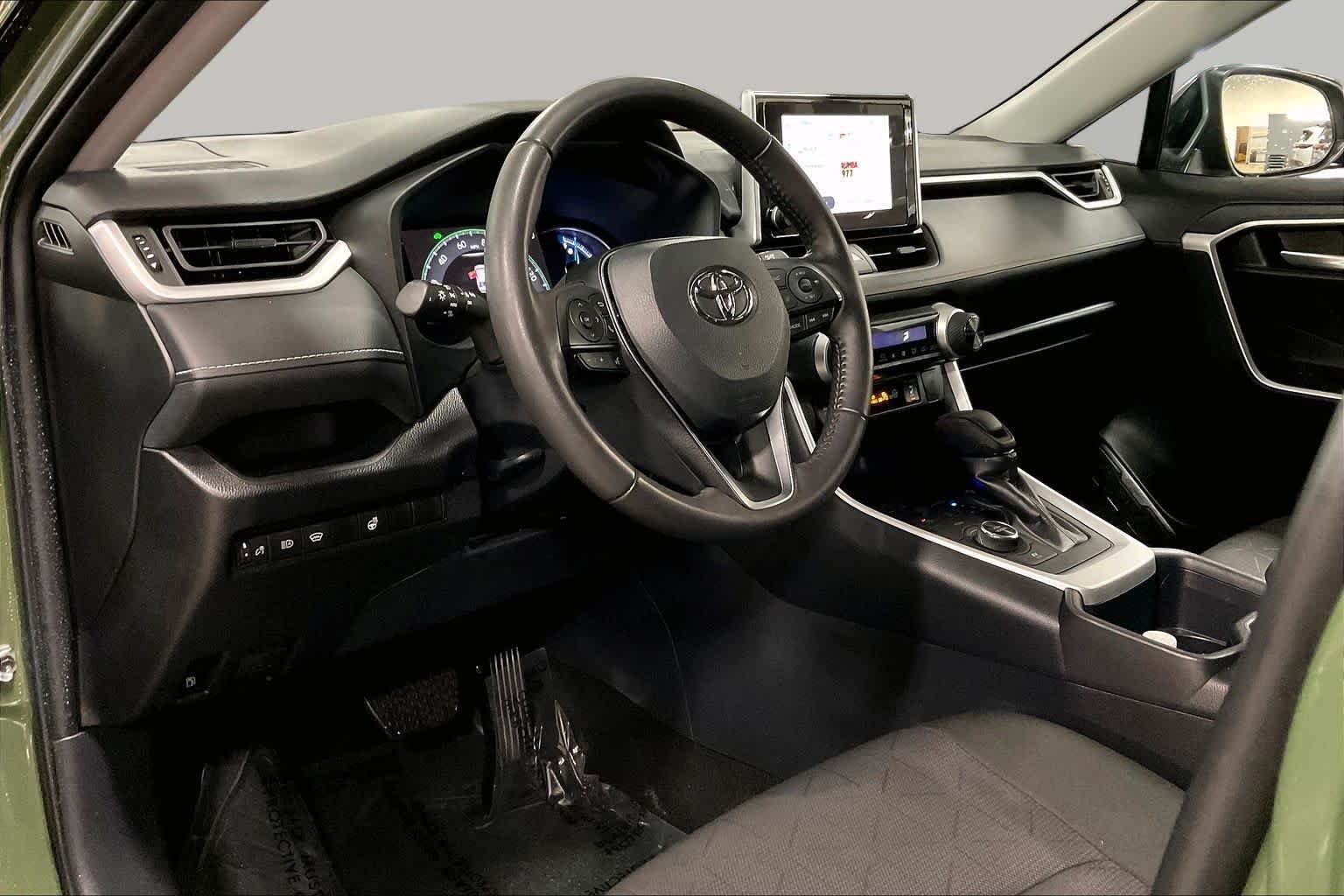 Used 2025 Army Green/Midnight Black Metallic Toyota Hybrid Woodland image 17