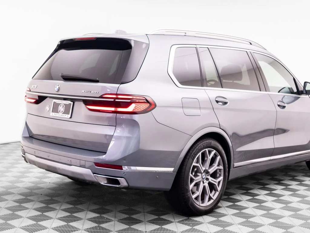 Used 2024 Gray BMW xDrive40i image 37