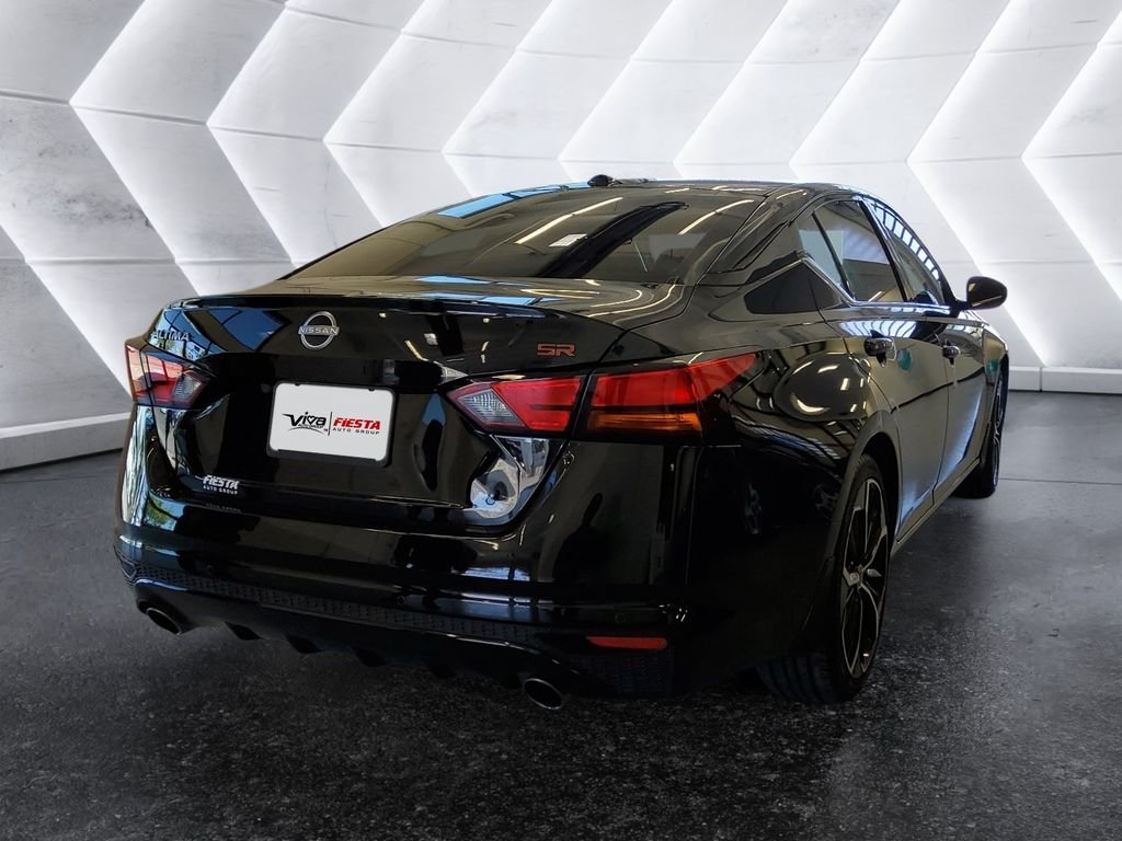 Used 2024 Black Nissan 2.5 SR image 4