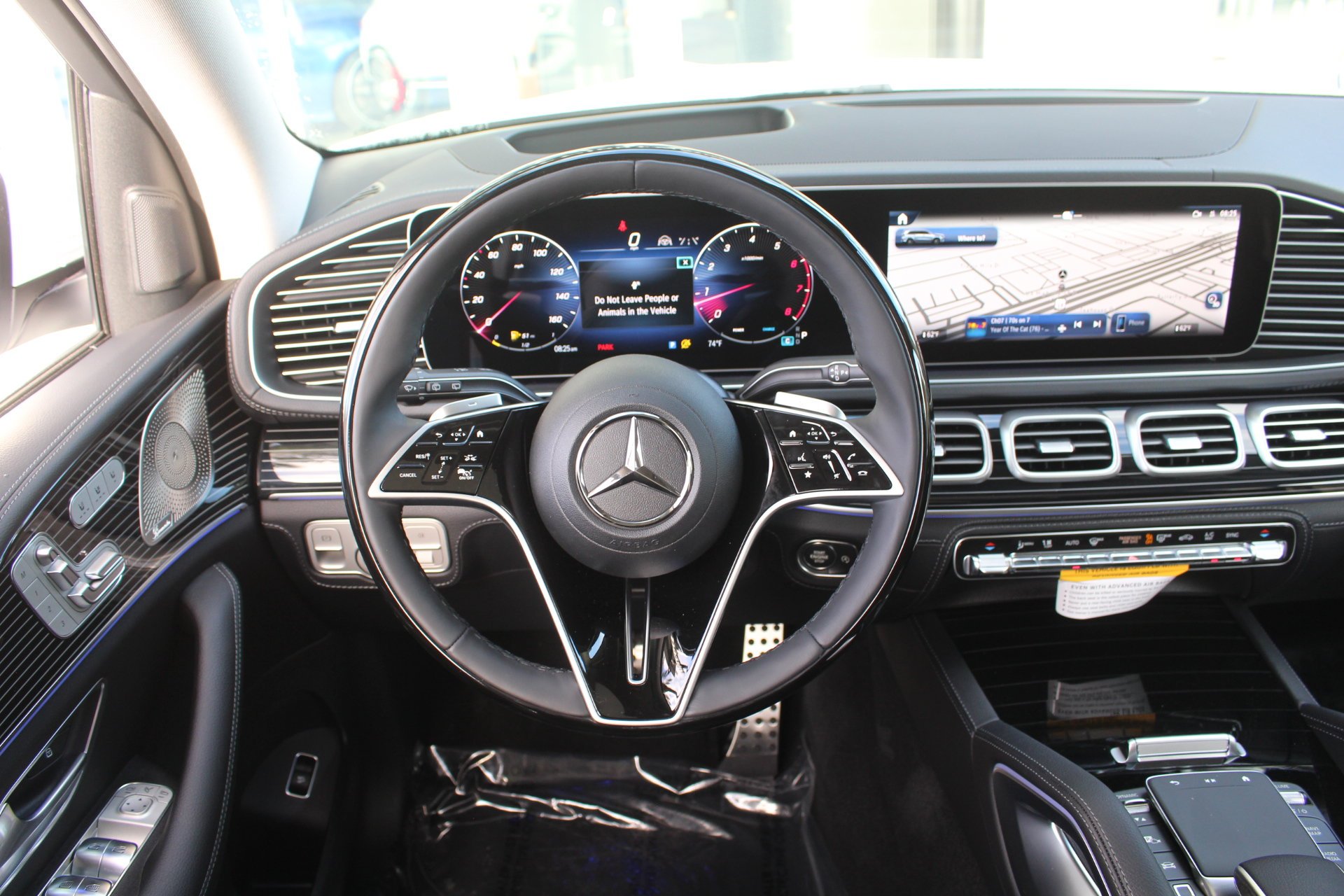 New 2026 MANUFAKTUR Moonlight White Metallic Mercedes-Benz GLS 450 image 18