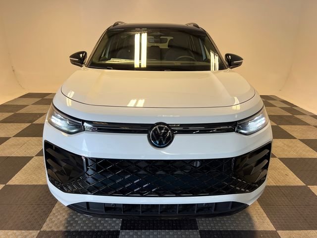 New 2026 White Volkswagen 2.0T SE R-Line Black image 2