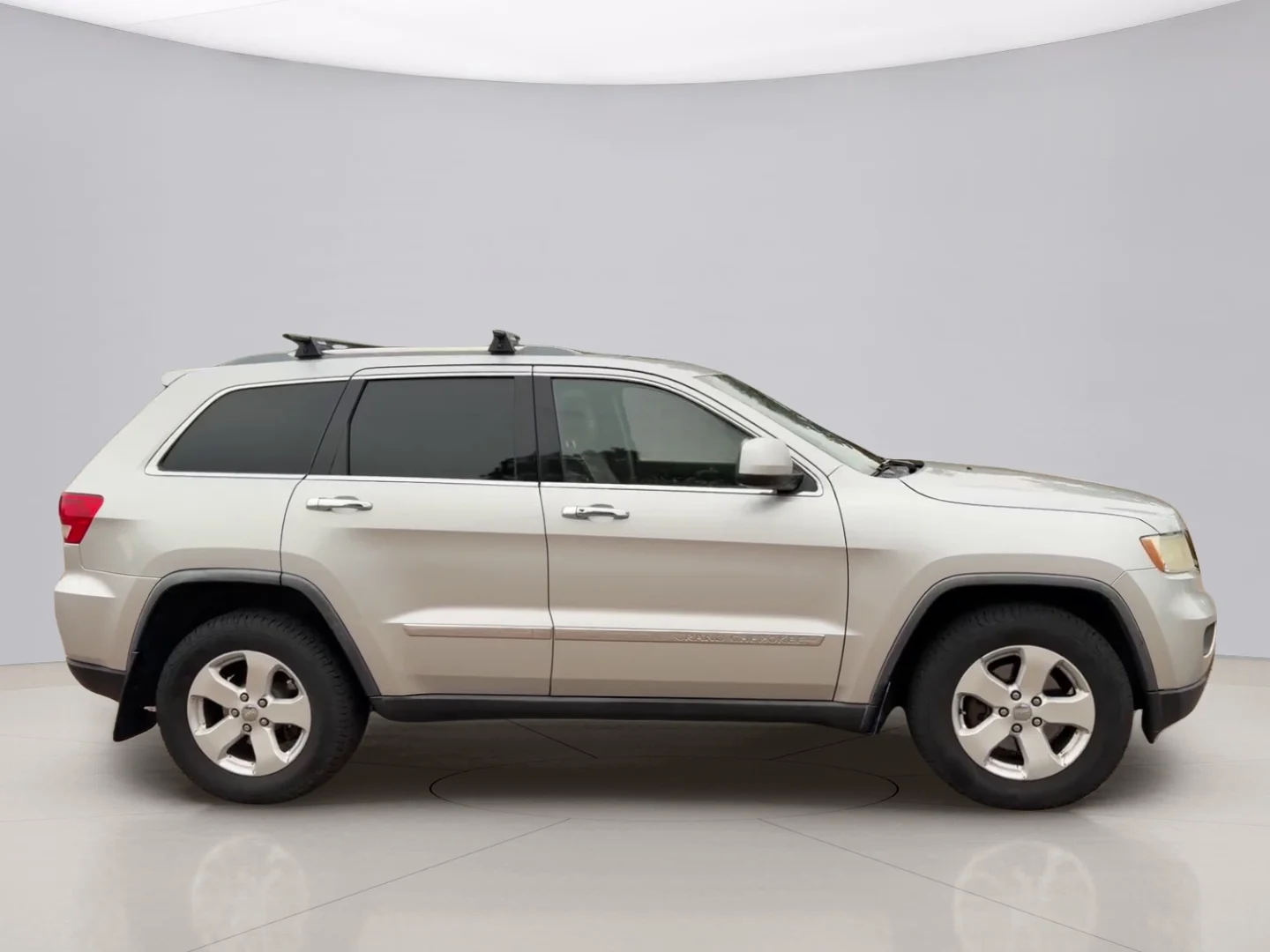Used 2012 Gray Jeep LAREDO 4WD image 4