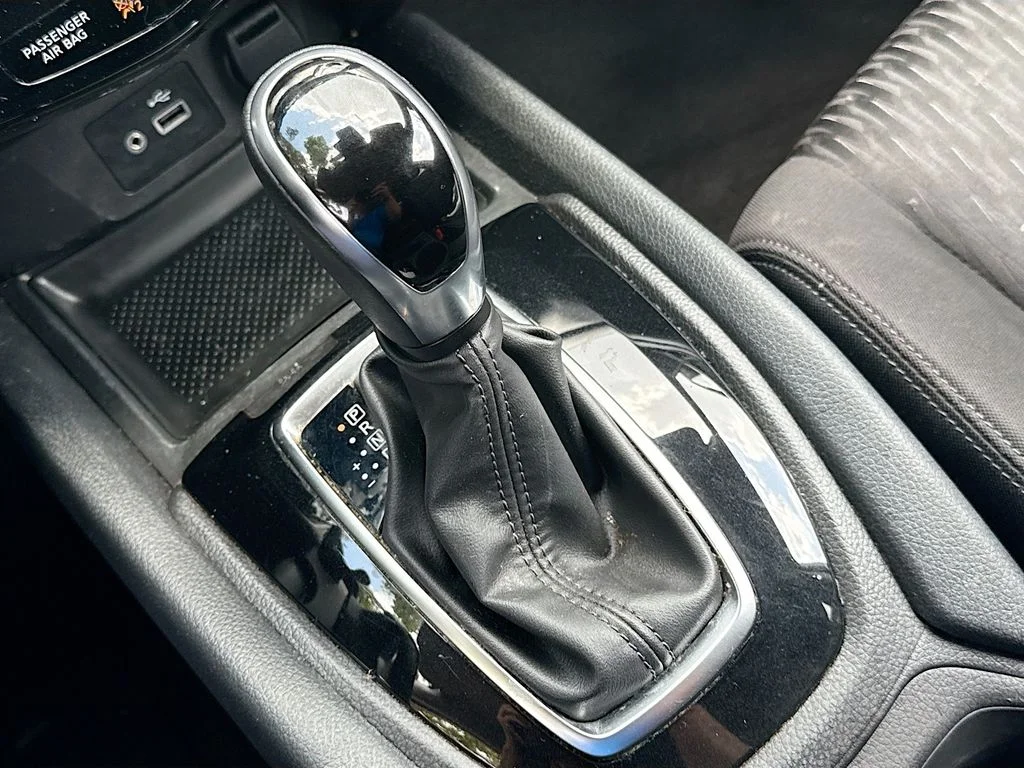 Used 2019 Silver Nissan SV image 17