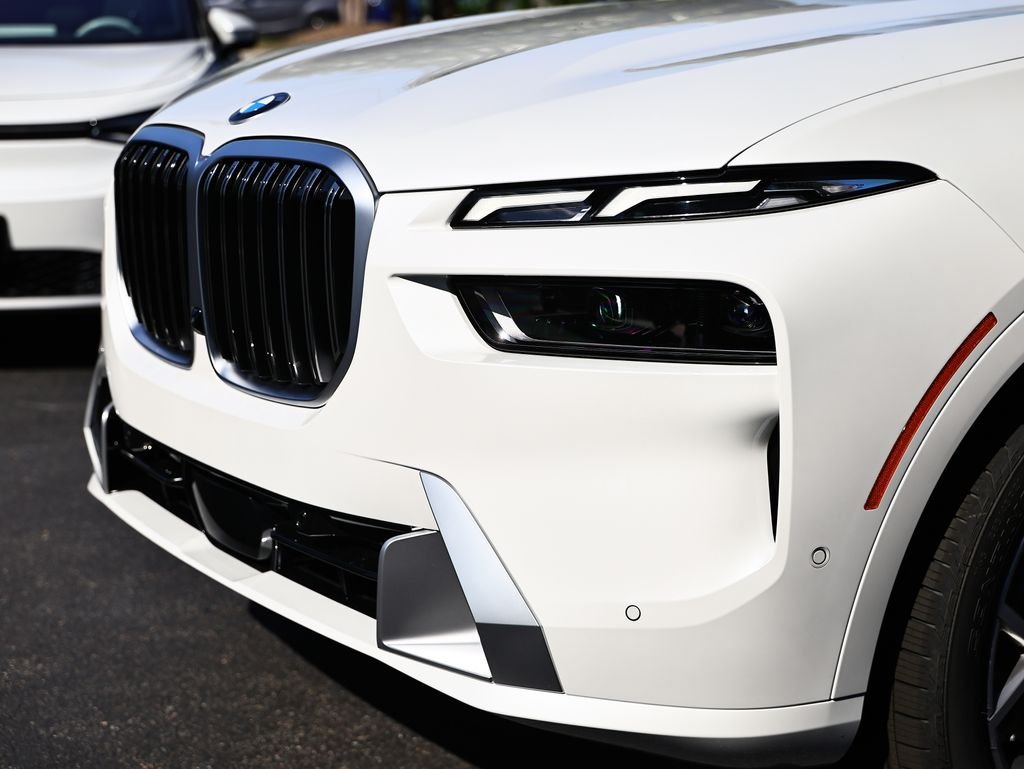 New 2027 Mineral White Metallic BMW xDrive40i image 12
