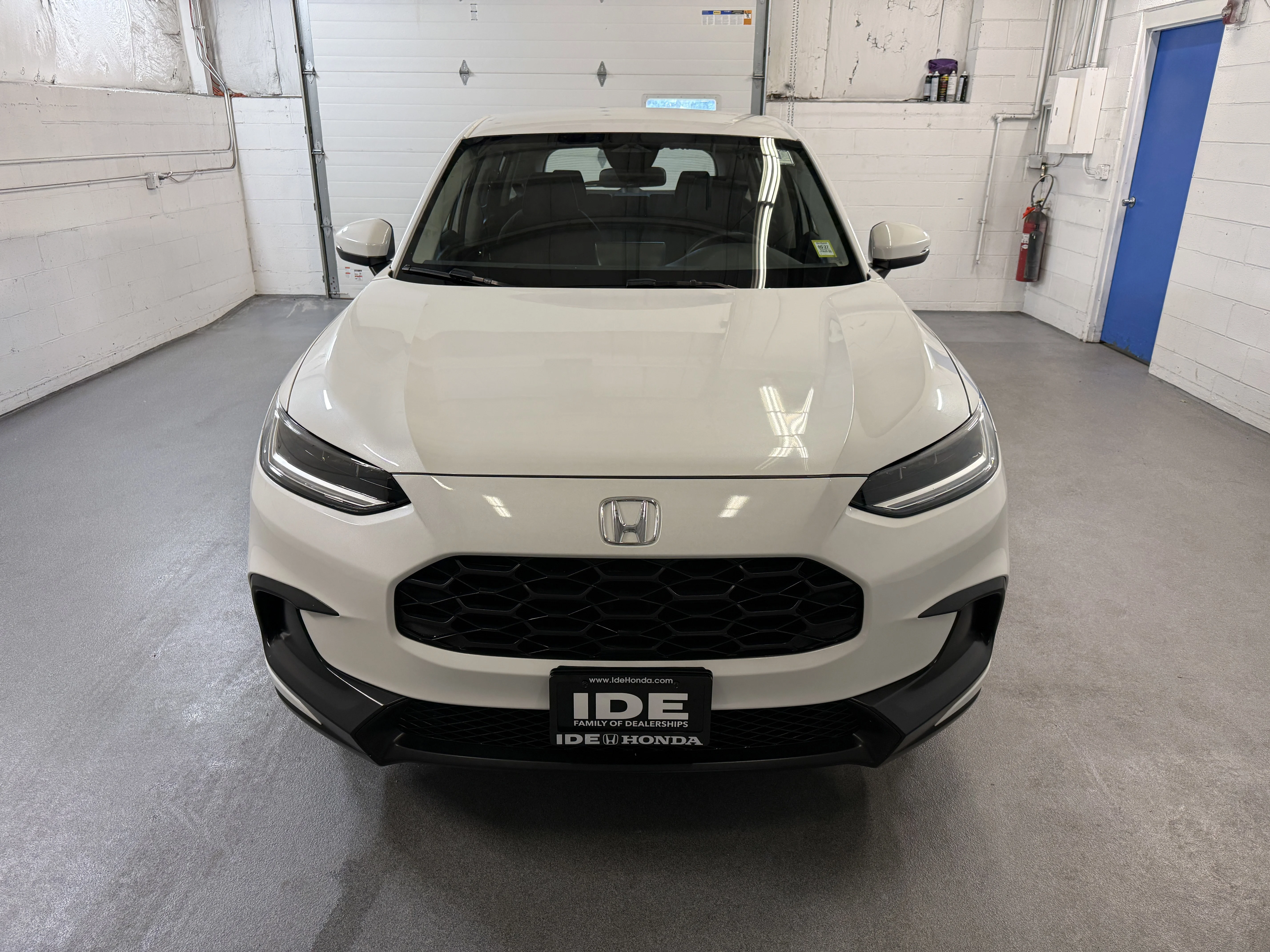 Certified Used 2023 Platinum White Pearl Honda LX image 3