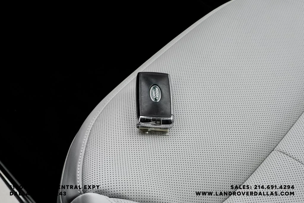 Used 2023 Fuji White Land Rover SE image 68