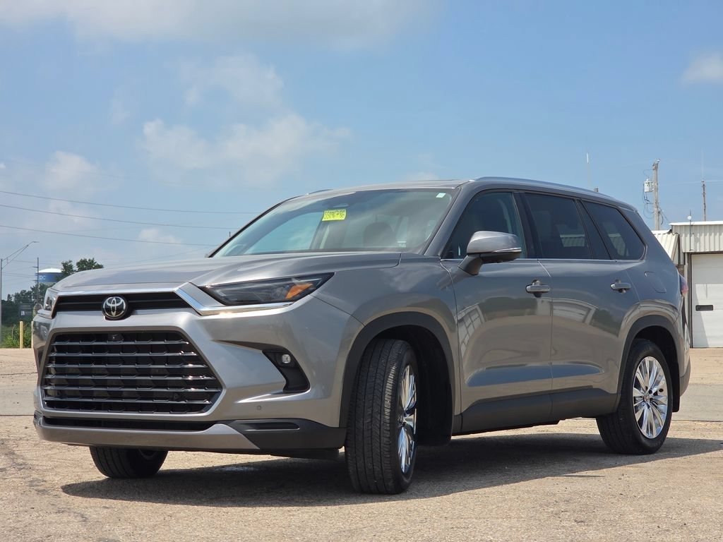 Certified Used 2025 Heavy Metal Toyota Platinum image 25
