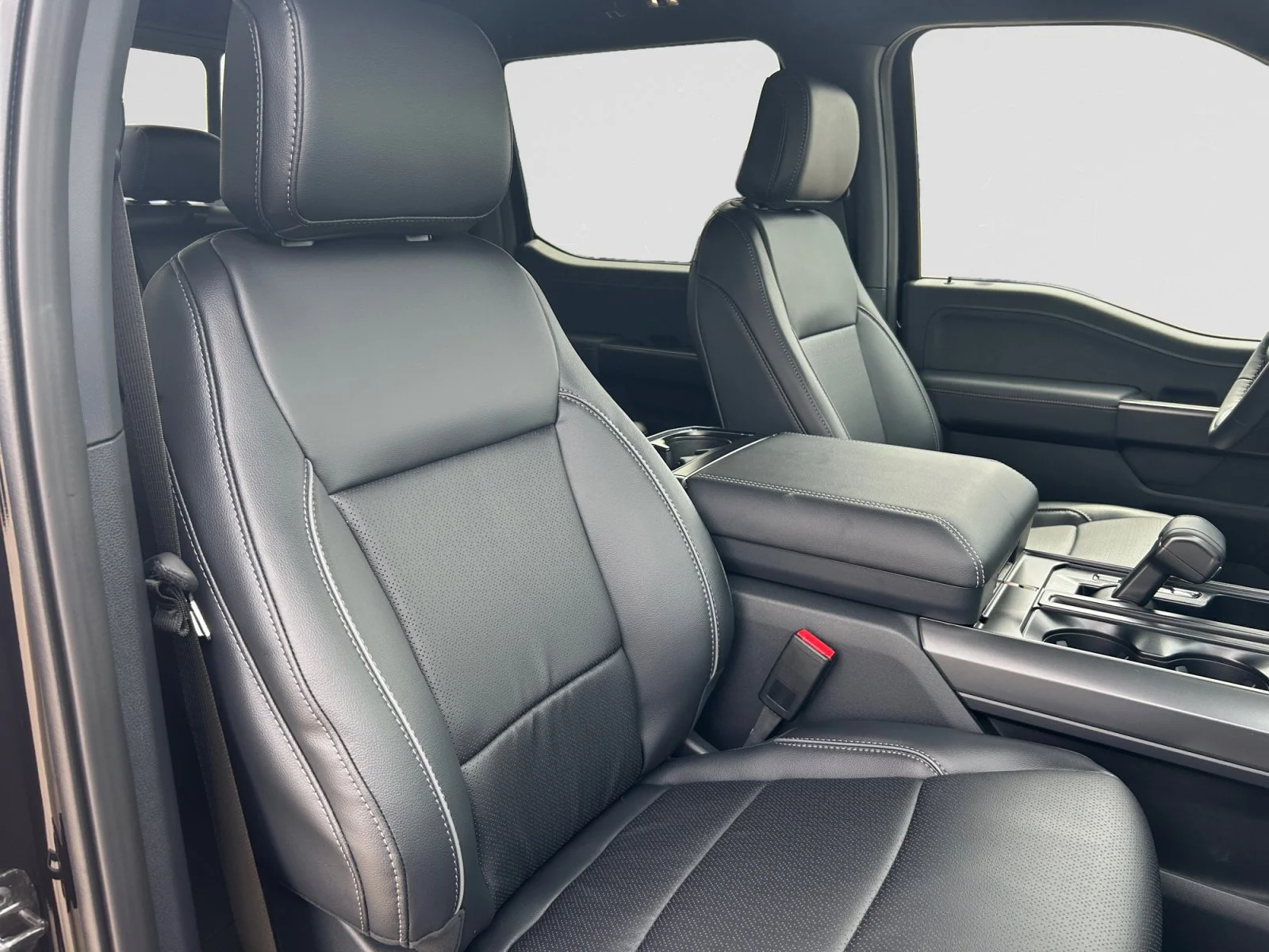 New 2026 Agate Black Metallic Ford Lariat image 12