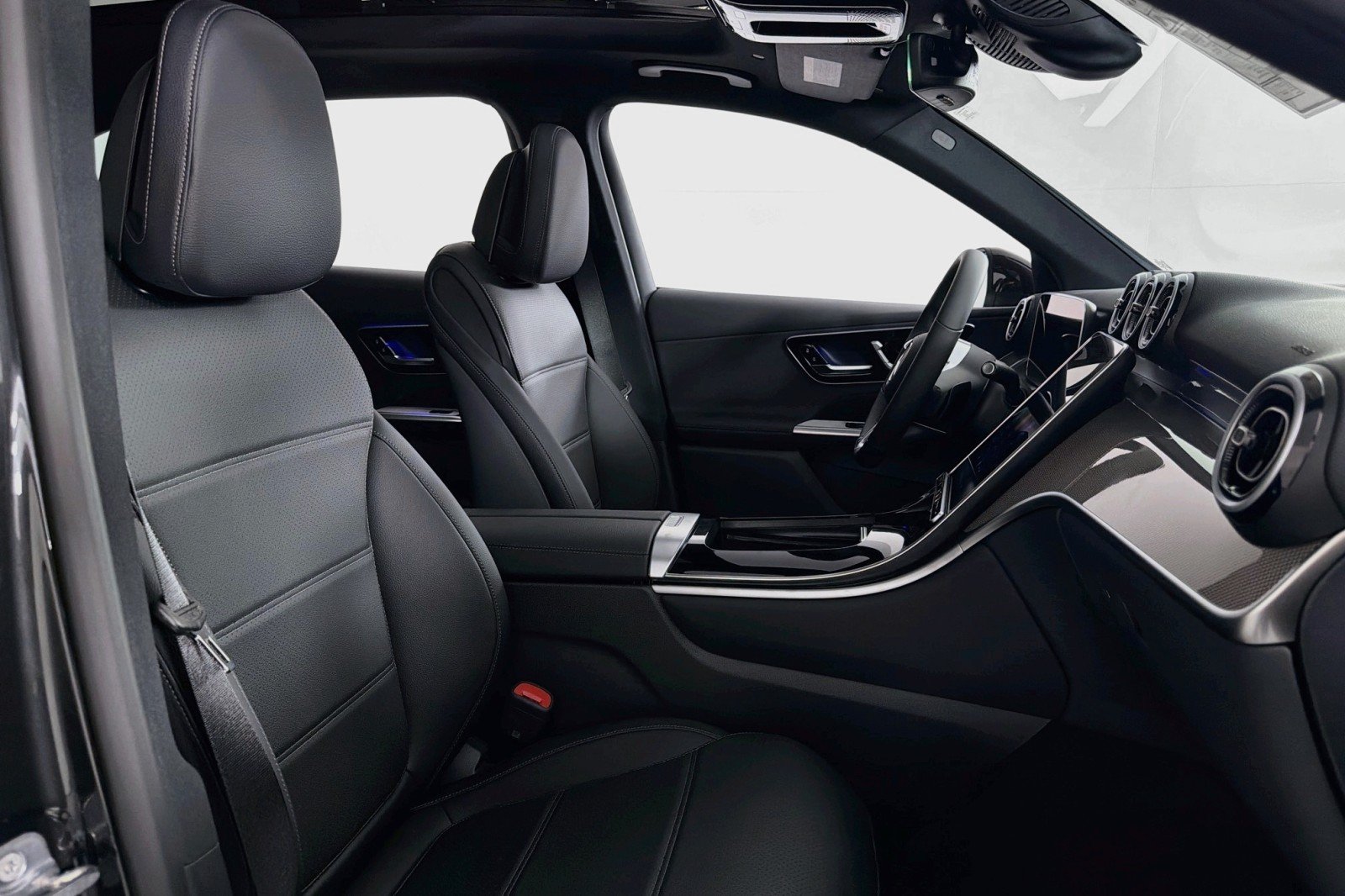 New 2027 Graphite Grey Metallic Mercedes-Benz GLC 300 SUV image 6