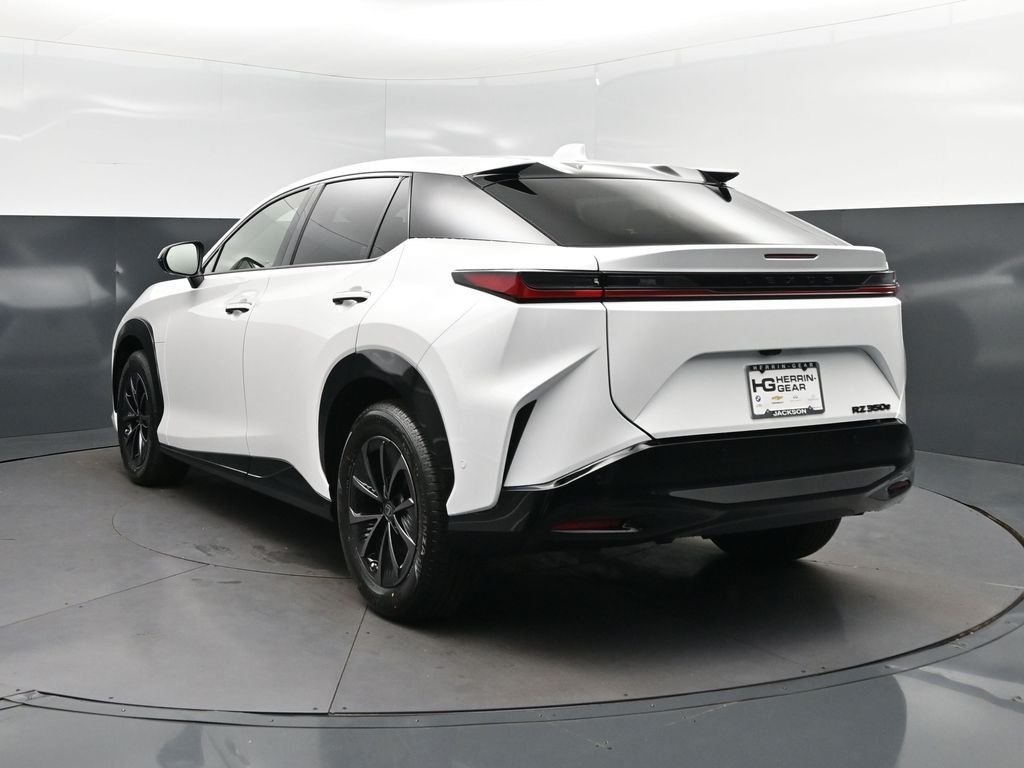 New 2026 Oxygen White Lexus  350e PREMIUM image 5