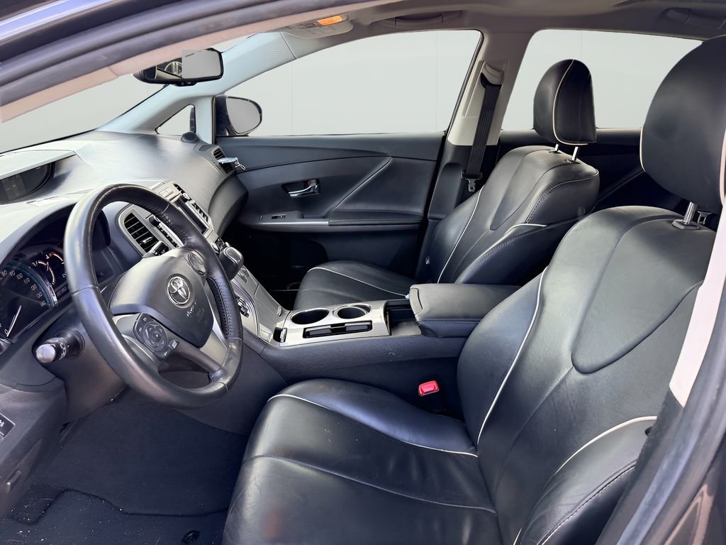 Used 2013 Magnetic Gray Pearl Toyota Limited image 9