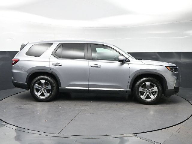 Certified Used 2024 Lunar Silver Metallic Honda AWD EX-L image 39