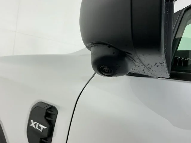 New 2025 Oxford White Ford XLT image 10
