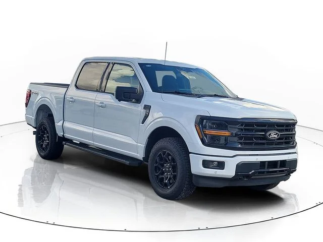 New 2026 Oxford White Ford XLT image 3