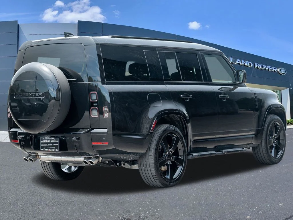 New 2026 Santorini Black Land Rover V8 image 4