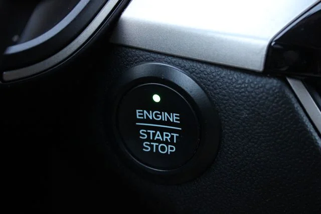 Used 2020 Blue Ford SEL image 16