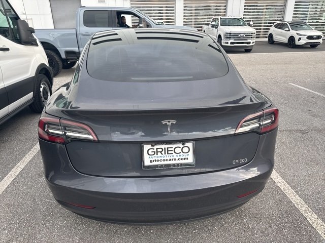 2021 Tesla Model 3 Standard Range Plus photo 4