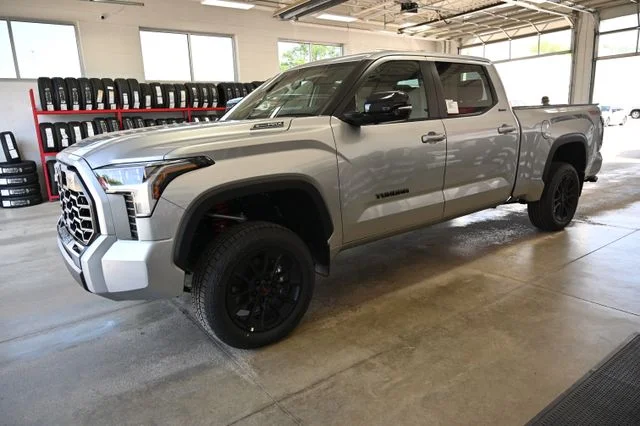 2026 Toyota Tundra Limited - Photo 9