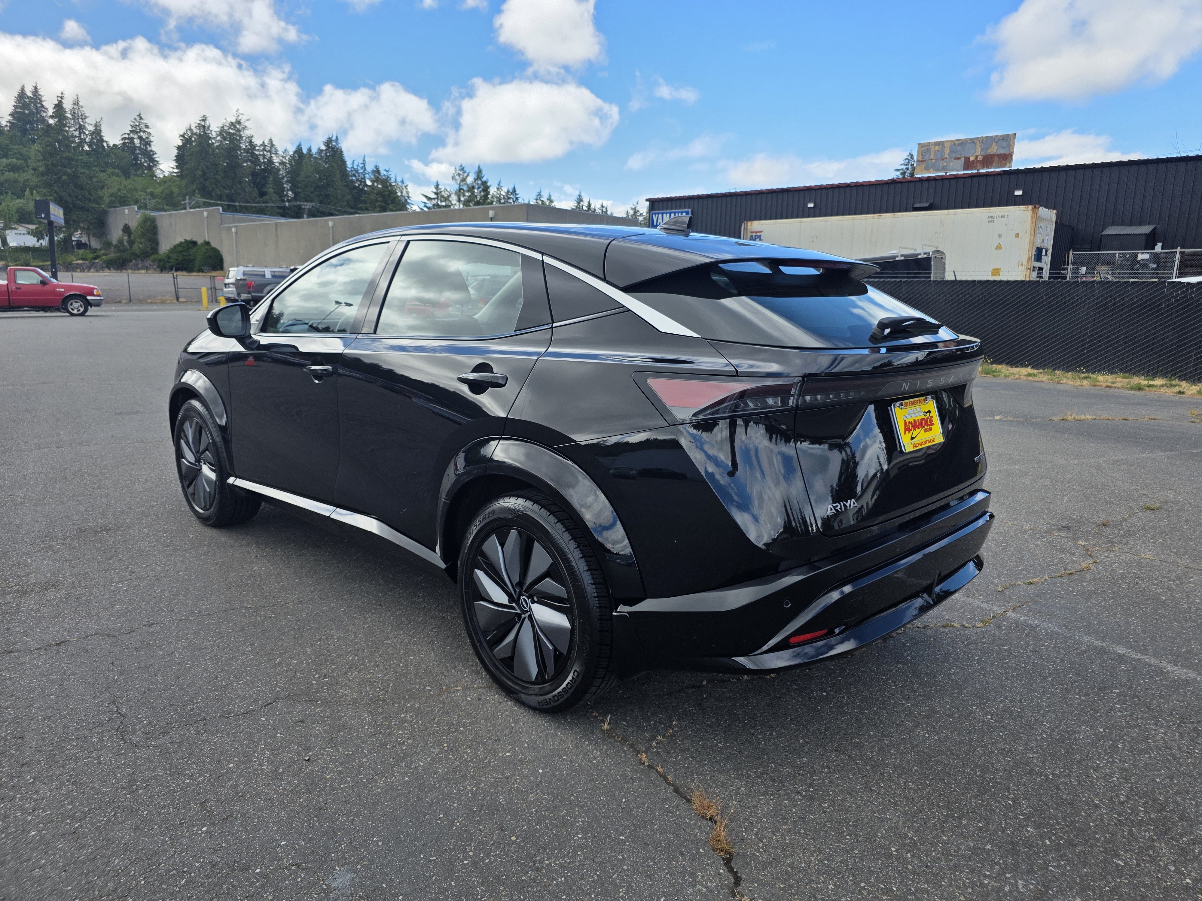 Certified Used 2023 Black Diamond Pearl Nissan VENTURE+ image 3