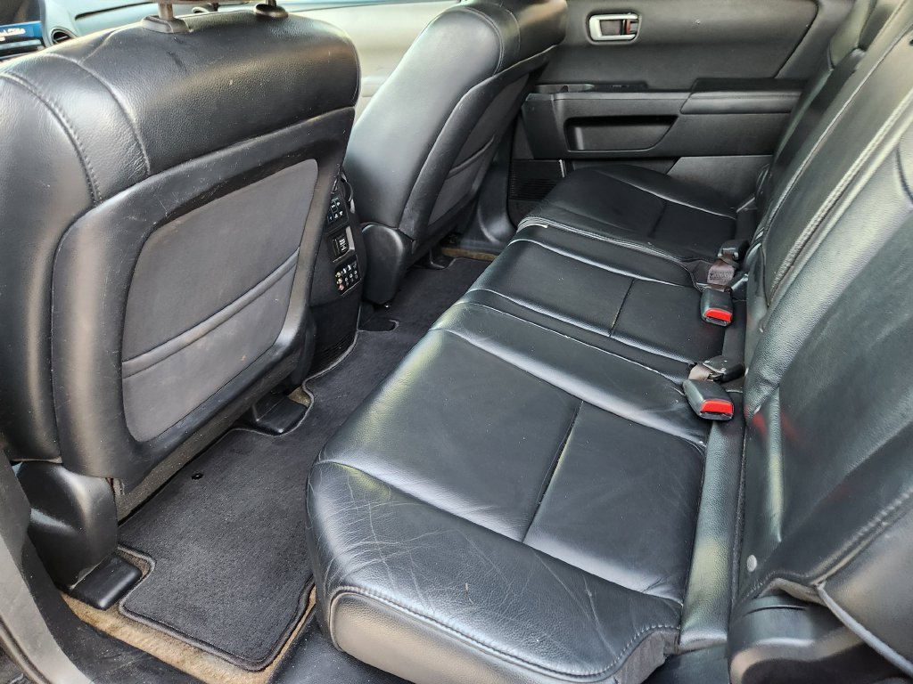 Used 2015 Black Honda Touring image 24