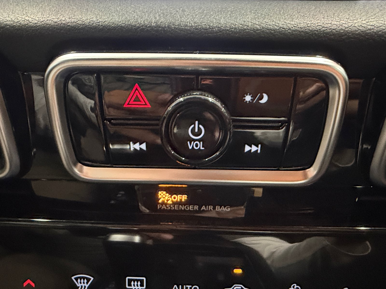 New 2026 Energetic Ember/Super Black Nissan SR image 30