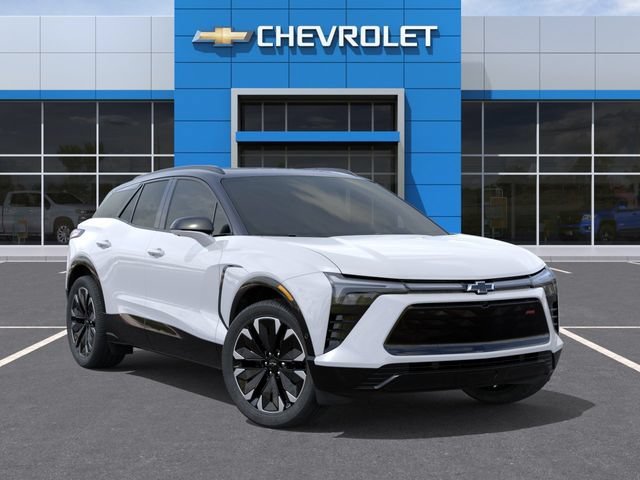 New 2026 Polar White Tricoat Chevrolet RS image 7