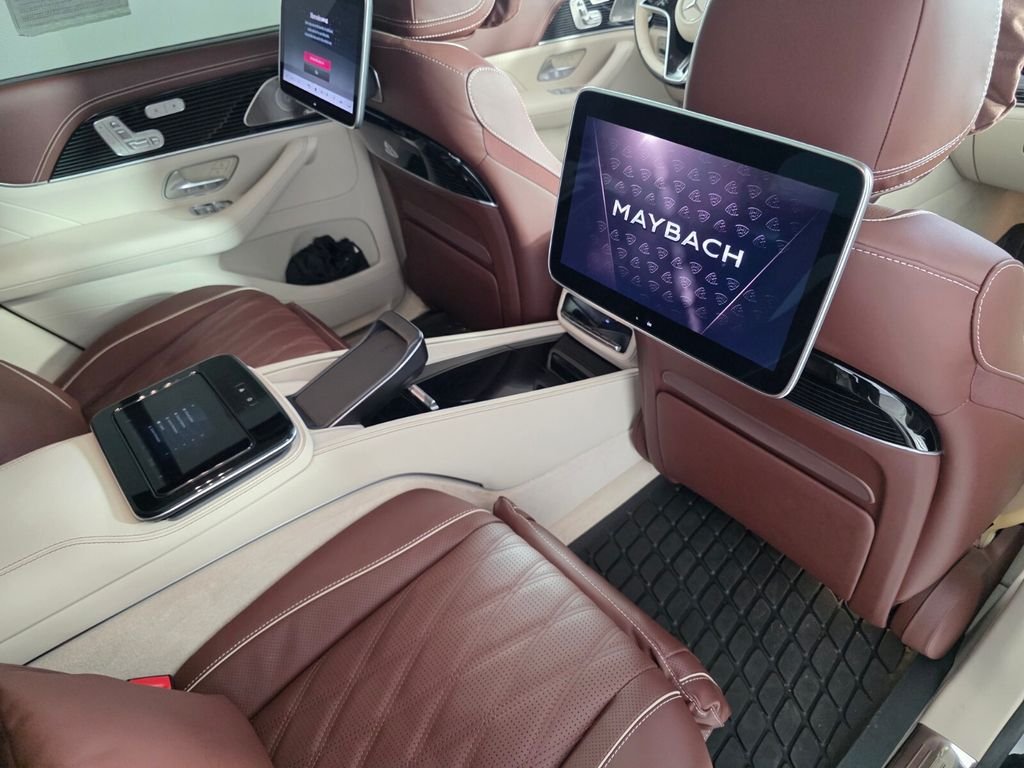 Certified Used 2025 Black Mercedes-Benz Maybach GLS 600 image 32