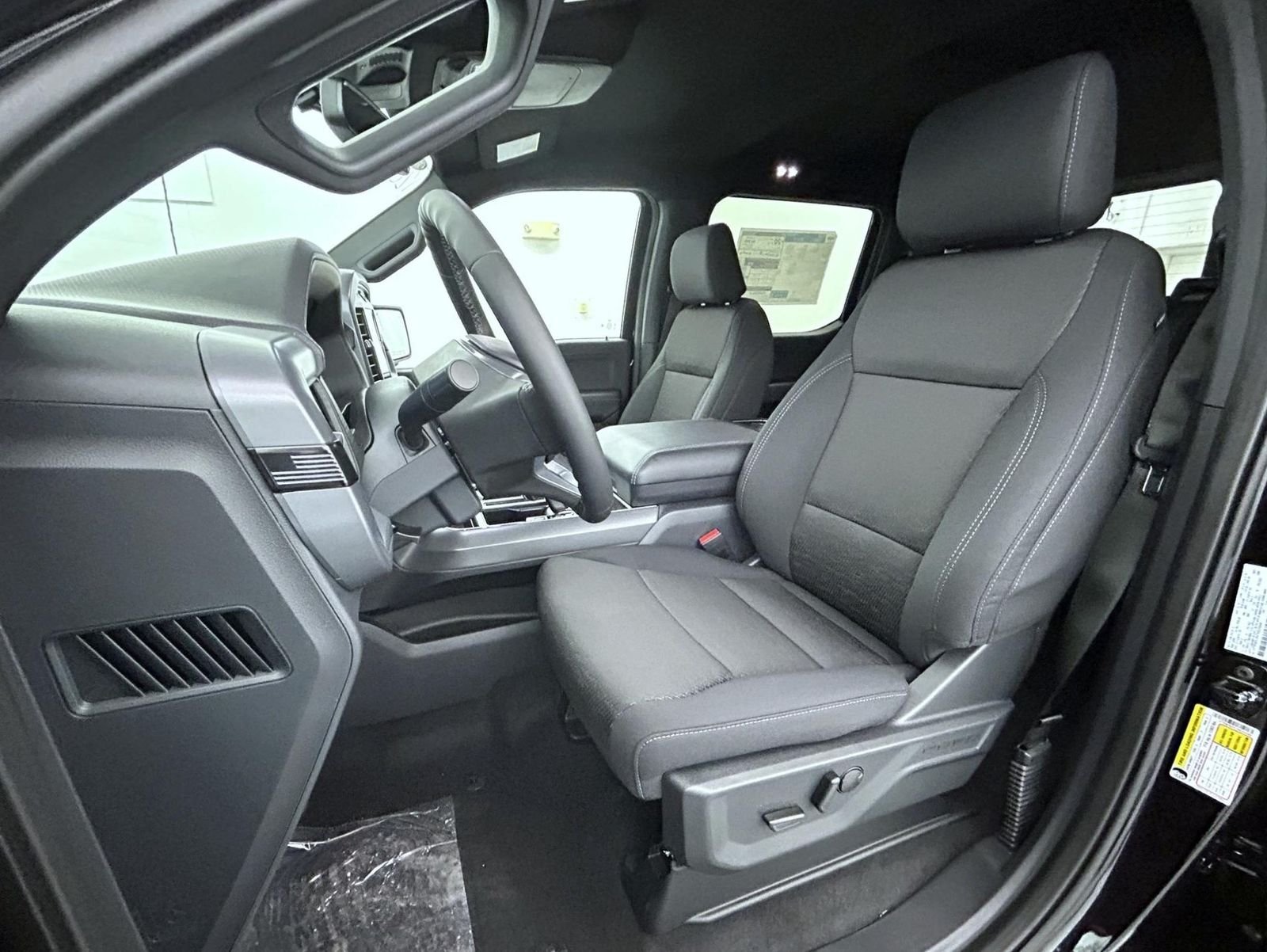 New 2026 Agate Black Metallic Ford XLT image 10