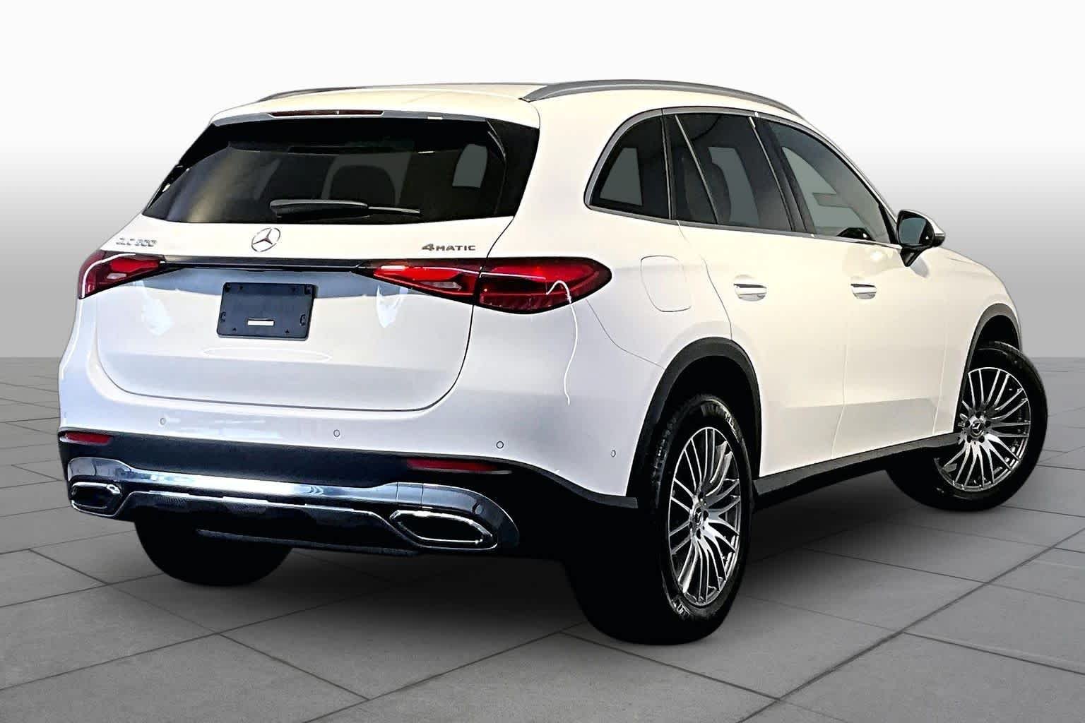 Certified Used 2025 Polar White Mercedes-Benz GLC 300 image 13