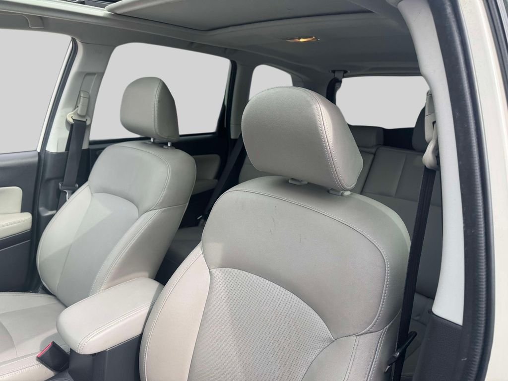 Used 2018 White Subaru 2.5i Limited image 17