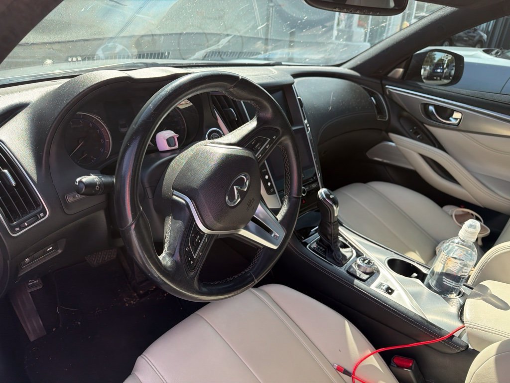 Used 2018 Blue INFINITI 3.0t LUXE image 8