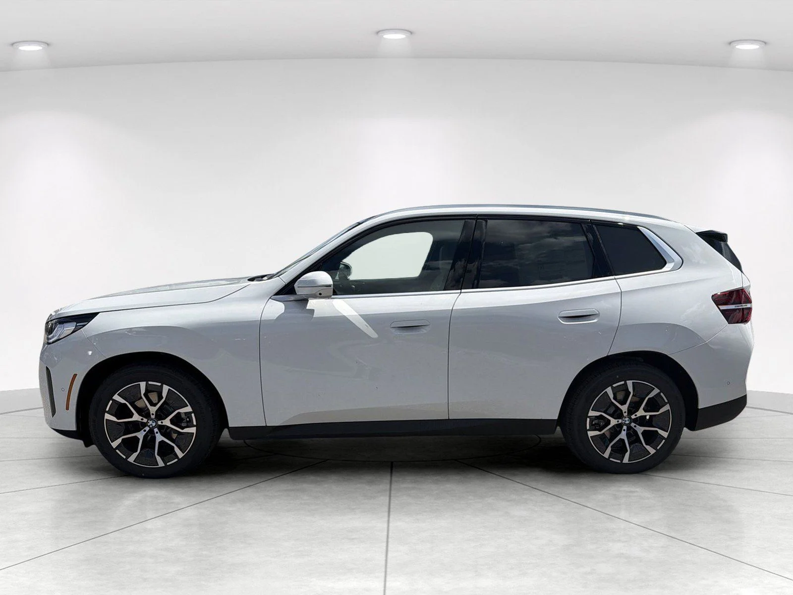 New 2026 Alpine White BMW 30 xDrive image 7